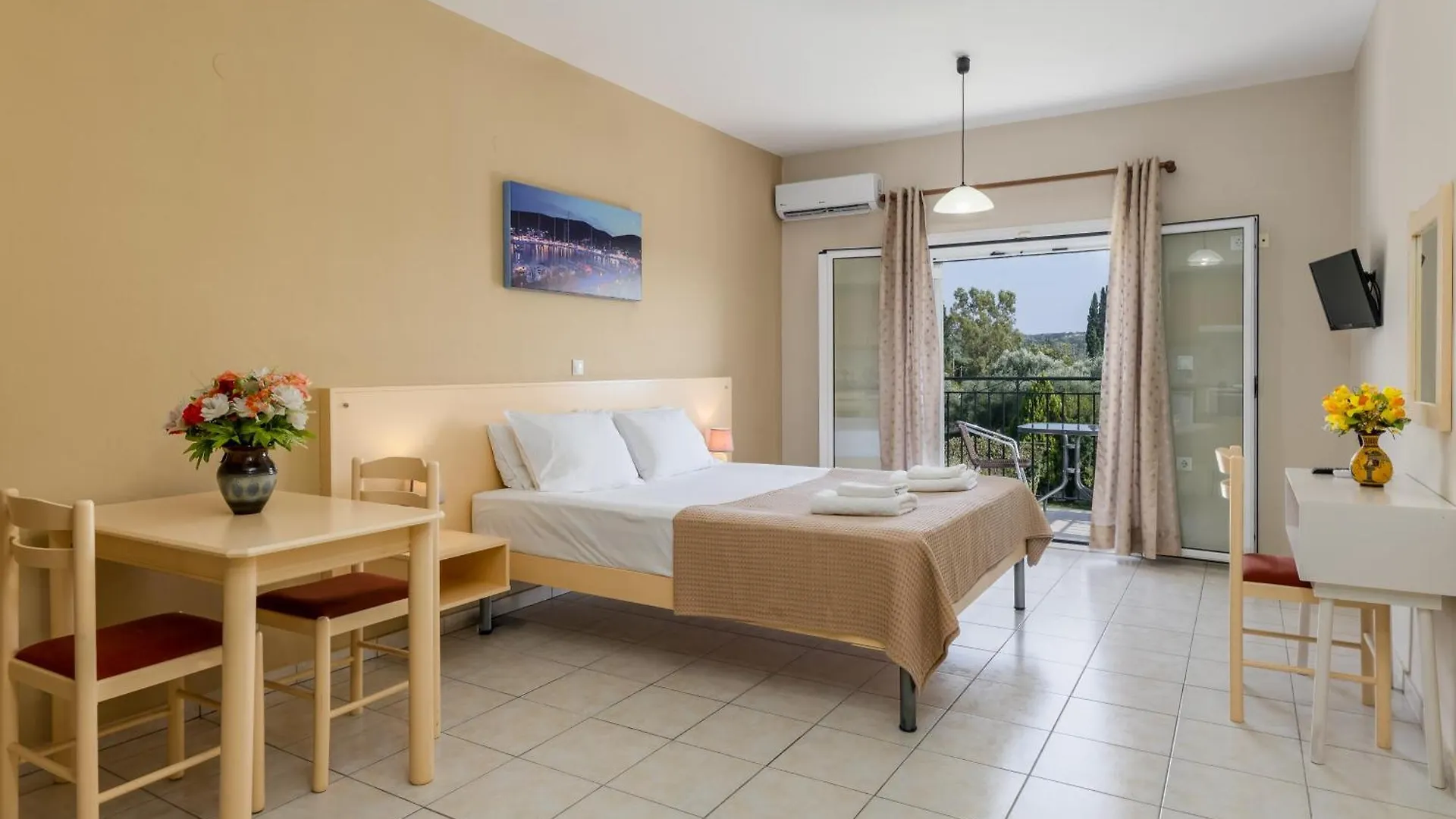 Dallas Hotel Svoronata 2*,