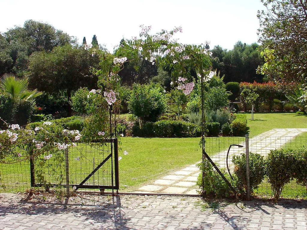 ** Aparthotel Dallas Hotel Svoronata Greece