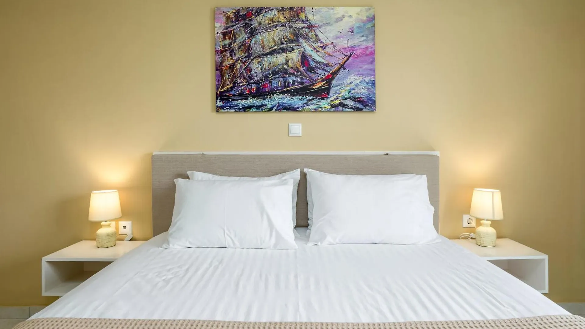 Dallas Hotel Svoronata