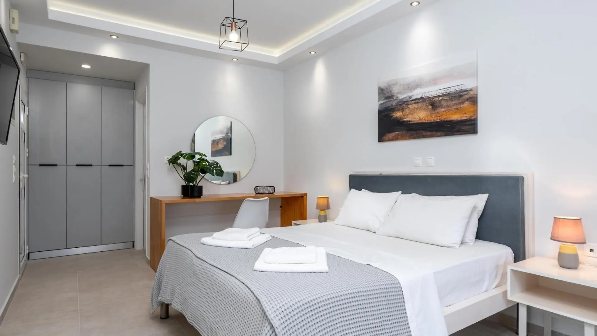 Dallas Hotel Svoronata Aparthotel