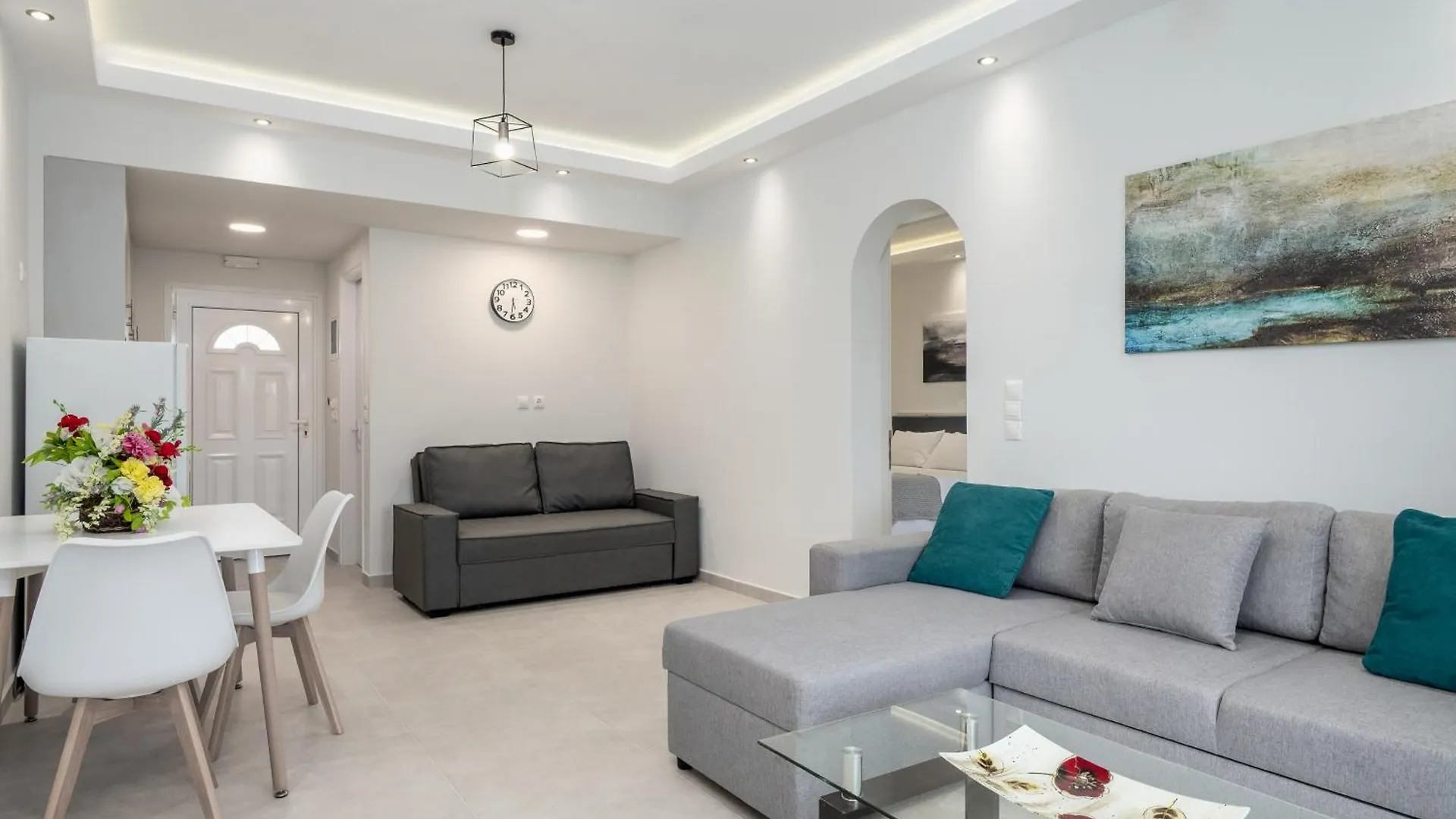 Dallas Hotel Svoronata Aparthotel