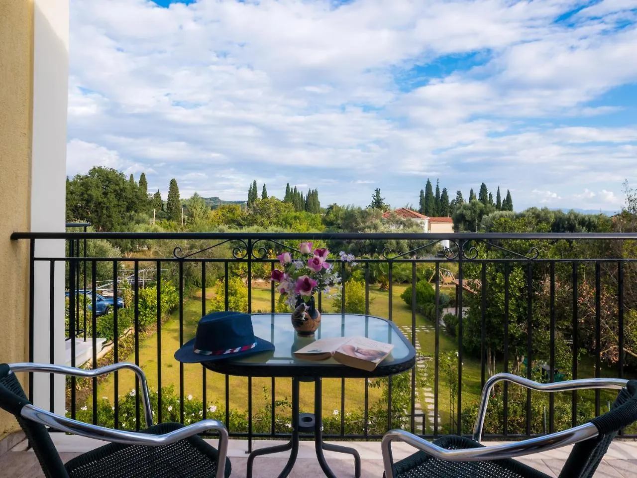 Dallas Hotel Svoronata Greece